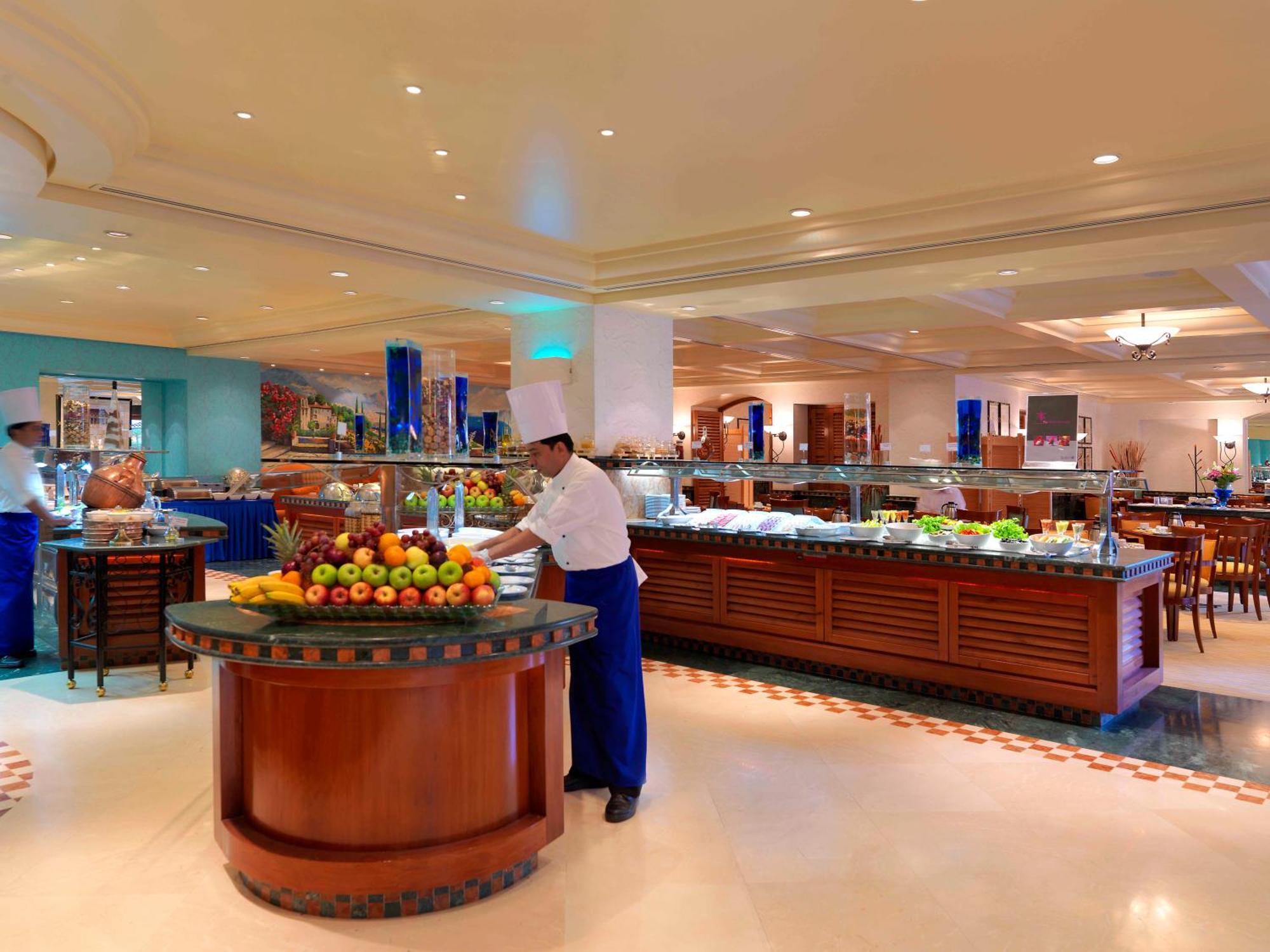 Radisson Blu Hotel, Riyadh Restaurang bild